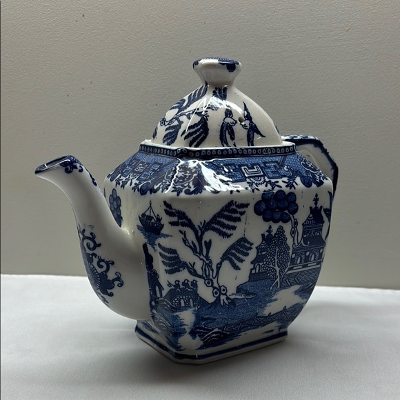 Vintage Moriyama Blue Willow Tea Pot - Picture 3 of 10